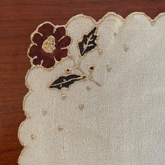 PRECIOUS VINTAGE HANKIES! Set of two! Gorgeous little pieces of art! - Picture 3 of 6